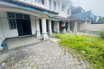 Gelang Patah / Taman Nusa Perintis / Nusa Perintis 3 / Double Storey House 