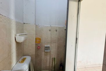 Gelang Patah / Taman Nusa Perintis / Nusa Perintis 3 / Double Storey House 