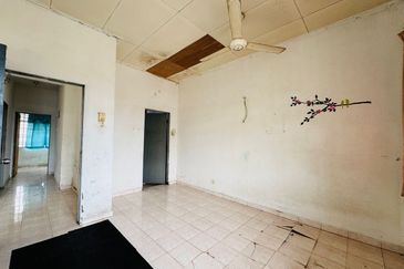 Gelang Patah / Taman Nusa Perintis / Nusa Perintis 3 / Double Storey House 