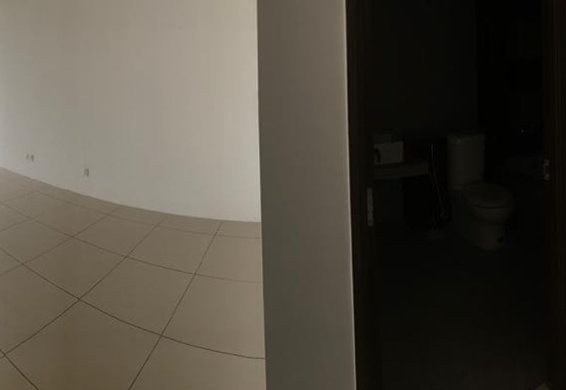 Johor Bahru / Taman Perling / Jalan Sutera Kuning / 8 Scape Residences / Serviced Apartment