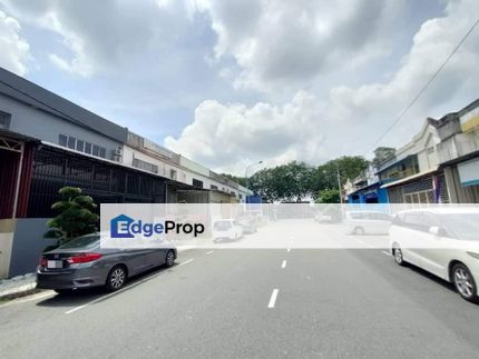 Kulai Taman Putri Kulai Jalan Sri Putri 3 /  一层半工厂出租/ 1 .5 Storey factory, Johor, Kulai