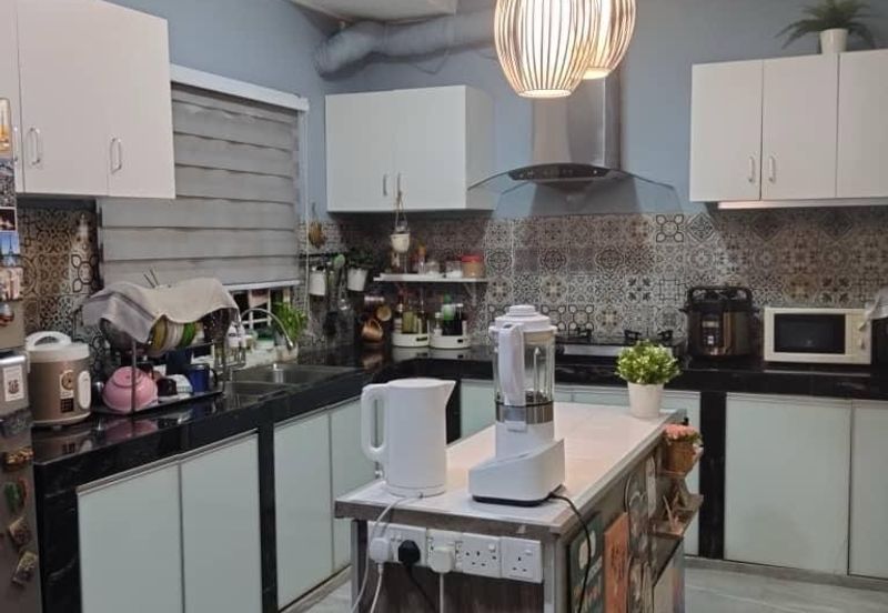 Kulai / Senai / Saleng /Taman Muhibbah / Jalan Jambu / 2.5 storey terrace house