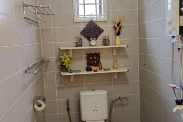 Kulai / Senai / Saleng /Taman Muhibbah / Jalan Jambu / 2.5 storey terrace house