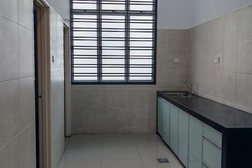 Johor Bahru / Tmn Mount Austin / Taman Austin Residence /Double Storey House / G&G