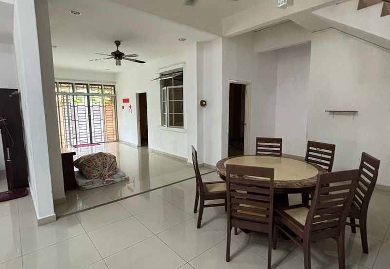 Kulai / Bandar Putra / IOI Palm Villa / Gate B / Jalan Ceria / Big Double Storey Corner Terrance
