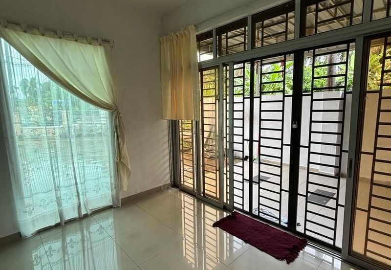 Kulai / Bandar Putra / IOI Palm Villa / Gate B / Jalan Ceria / Big Double Storey Corner Terrance