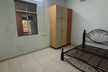 Kulai / Bandar Putra / IOI Palm Villa / Gate B / Jalan Ceria / Big Double Storey Corner Terrance