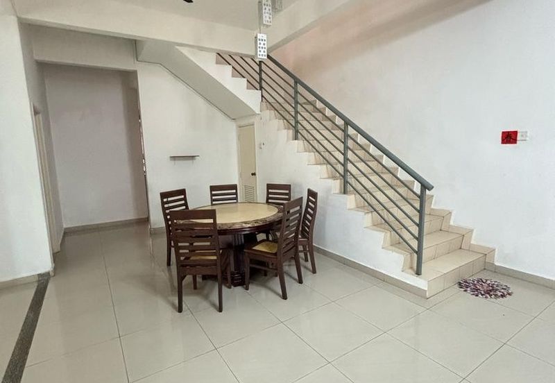 Kulai / Bandar Putra / IOI Palm Villa / Gate B / Jalan Ceria / Big Double Storey Corner Terrance