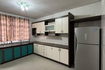 Kulai / Bandar Putra / IOI Palm Villa / Gate B / Jalan Ceria / Big Double Storey Corner Terrance