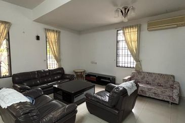 Kulai / Bandar Putra / IOI Palm Villa / Gate B / Jalan Ceria / Big Double Storey Corner Terrance