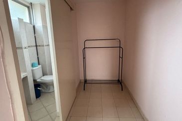 Kulai / Bandar Putra / IOI Palm Villa / Gate B / Jalan Ceria / Big Double Storey Corner Terrance