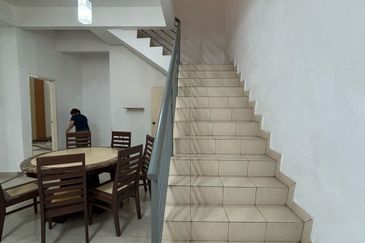 Kulai / Bandar Putra / IOI Palm Villa / Gate B / Jalan Ceria / Big Double Storey Corner Terrance