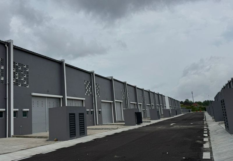 Kulai Bandar Indahpura • Jalan Kiambang 17 •Stellar Park@Vervo City 1.5 Storey Terrace Factory  ⁠Light Industry 