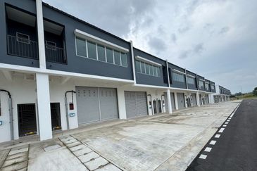 Kulai Bandar Indahpura • Jalan Kiambang 17 •Stellar Park@Vervo City 1.5 Storey Terrace Factory  ⁠Light Industry 