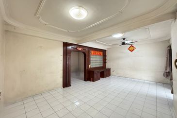 Kulai / Taman Putri Kulai /Jalan Sri Putri 7 / Double Storey House UnBlock View 古来公主城第七期双层排楼