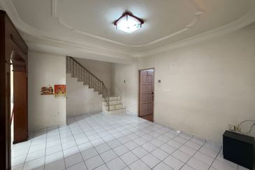 Kulai / Taman Putri Kulai /Jalan Sri Putri 7 / Double Storey House UnBlock View 古来公主城第七期双层排楼