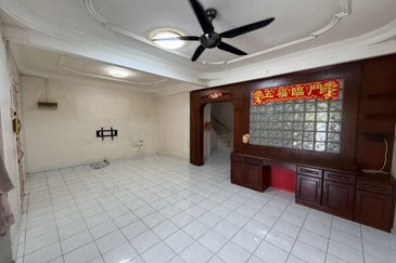 Kulai / Taman Putri Kulai /Jalan Sri Putri 7 / Double Storey House UnBlock View 古来公主城第七期双层排楼