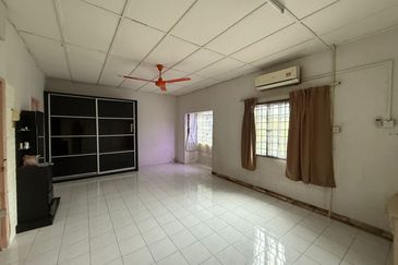 Kulai / Taman Putri Kulai /Jalan Sri Putri 7 / Double Storey House UnBlock View 古来公主城第七期双层排楼