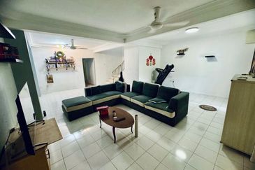 Kulai Taman Putri Kulai / Jalan Sri Putri 7 / Double Storey Terrace House Fully Extended / Unblock Unit  