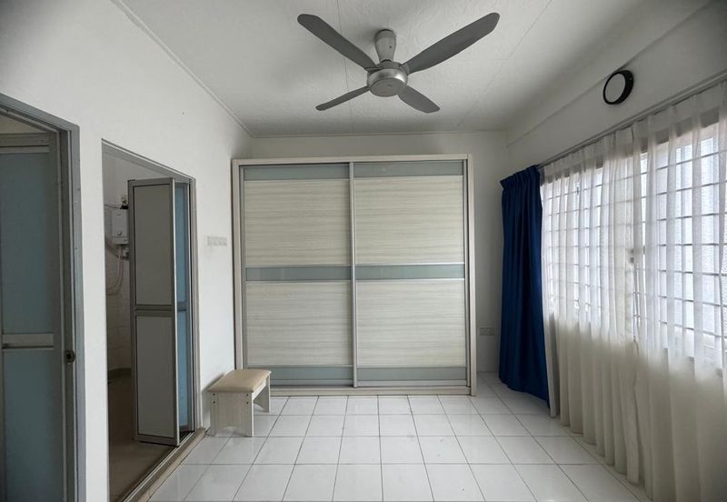 Kulai Taman Putri Kulai / Jalan Sri Putri 7 / Double Storey Terrace House Fully Extended / Unblock Unit  