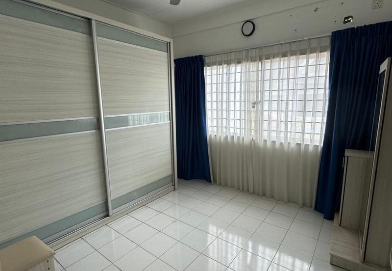 Kulai Taman Putri Kulai / Jalan Sri Putri 7 / Double Storey Terrace House Fully Extended / Unblock Unit  
