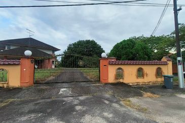 Ulu Tiram / Bukit Tiram / Rare Opportunity  Freehold Agriculture Land with Bungalow / 永久地契农业地 + 独立式屋出售 🔥
