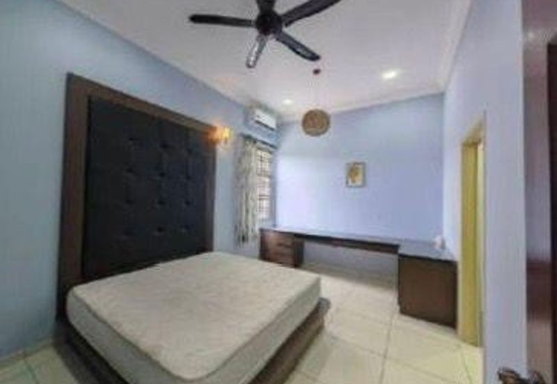 Kulai / Taman Putri Kulai / Hartamas Jalan Sri putri 5 / Double Storey Semi-D Corner /古来公主城金碧园 角头间半独立出售