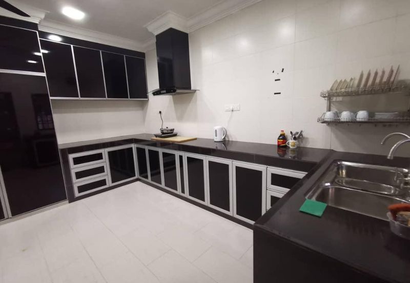 Kulai / Taman Putri Kulai / Hartamas Jalan Sri putri 5 / Double Storey Semi-D Corner /古来公主城金碧园 角头间半独立出售