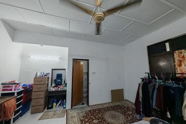 Johor Bahru / Permas Jaya / Jalan Permas 11 / Double Storey Terrace House 