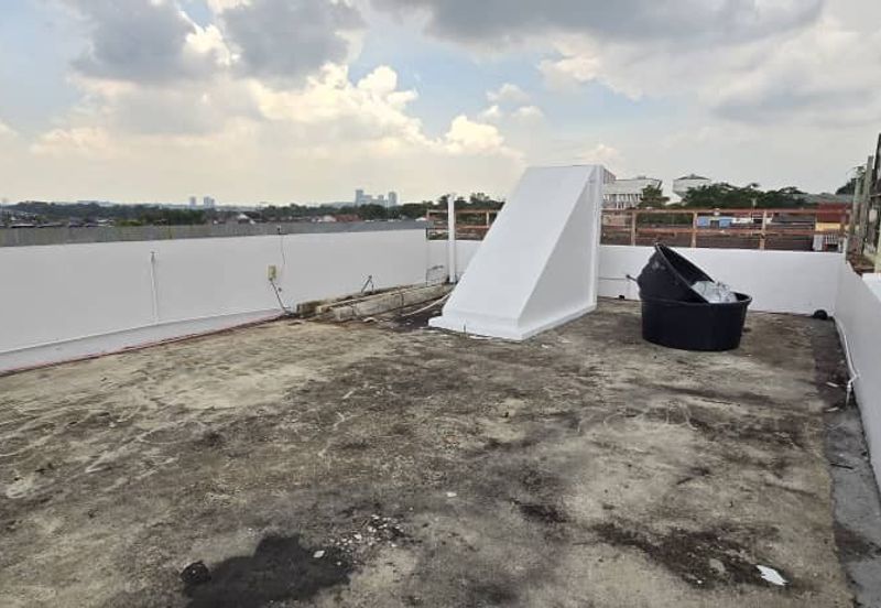 Skudai / Taman Ungku Tun Aminah /Jalan bentara 20/ Double storey shop / 皇后花园 面大路双层店屋出租 靠近Tasek Mall