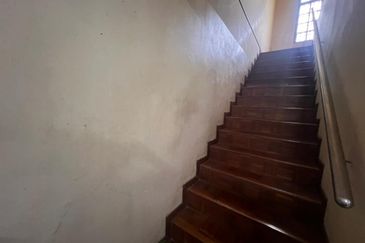 Kulai Saleng / Taman Mesra / Jalan Cermai / Extra Long Double Storey House 