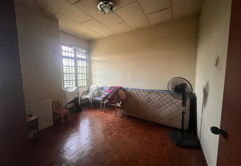 Kulai Saleng / Taman Mesra / Jalan Cermai / Extra Long Double Storey House 