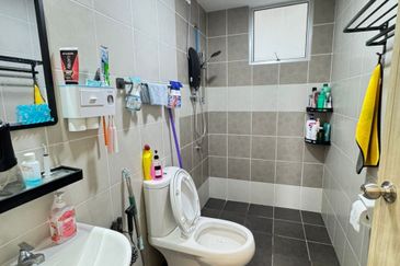 Kulai Bandar Putra / Jalan Merpati / MI Apartment 