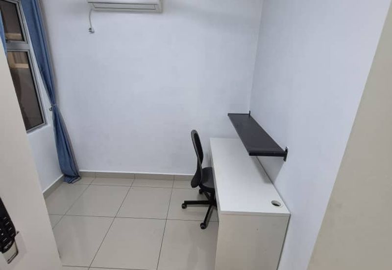 Kulai Bandar Putra / IOI / D'Putra Suites /  Services Residence Apartment 