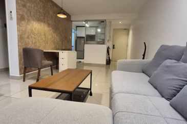 Kulai Bandar Putra / IOI / D'Putra Suites /  Services Residence Apartment 