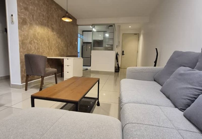 Kulai Bandar Putra / IOI / D'Putra Suites /  Services Residence Apartment 