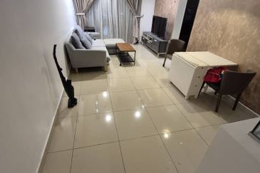 Kulai Bandar Putra / IOI / D'Putra Suites /  Services Residence Apartment 