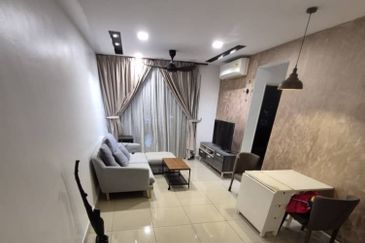 Kulai Bandar Putra / IOI / D'Putra Suites /  Services Residence Apartment 