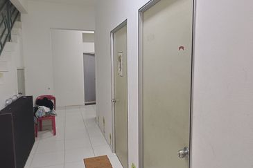 Taman Bukit Indah  / Jalan Indah Zon 7 / Double Storey House 