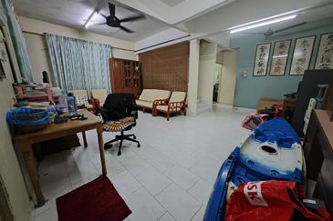 Kulai / Batu 21 Taman Pertama Kulai / Double Storey Corner lot / 古来21哩凤凰花园双层角头