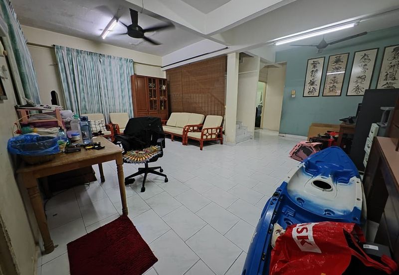 Kulai / Batu 21 Taman Pertama Kulai / Double Storey Corner lot / 古来21哩凤凰花园双层角头