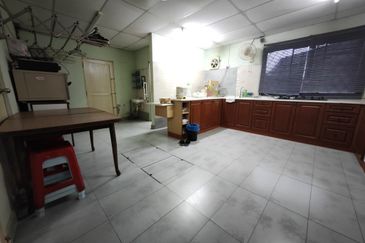 Kulai / Batu 21 Taman Pertama Kulai / Double Storey Corner lot / 古来21哩凤凰花园双层角头