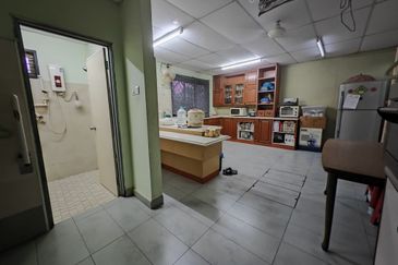 Kulai / Batu 21 Taman Pertama Kulai / Double Storey Corner lot / 古来21哩凤凰花园双层角头