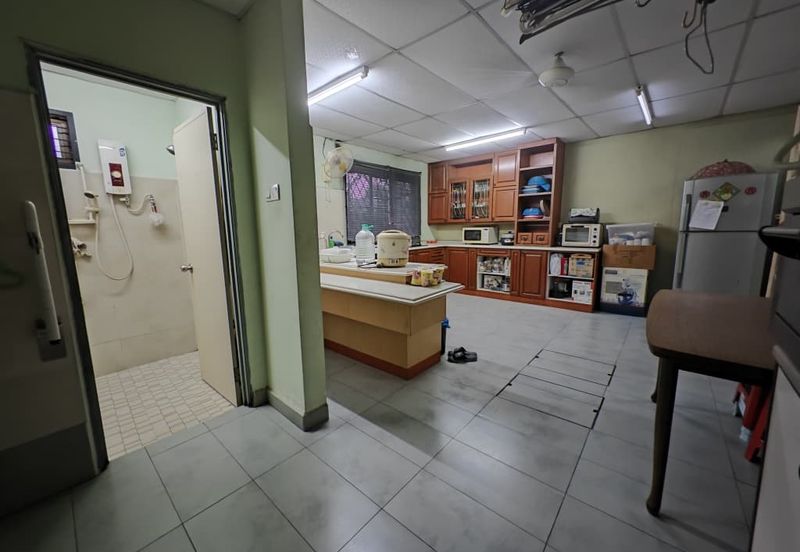 Kulai / Batu 21 Taman Pertama Kulai / Double Storey Corner lot / 古来21哩凤凰花园双层角头