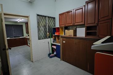 Kulai / Batu 21 Taman Pertama Kulai / Double Storey Corner lot / 古来21哩凤凰花园双层角头