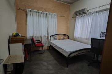 Kulai / Batu 21 Taman Pertama Kulai / Double Storey Corner lot / 古来21哩凤凰花园双层角头