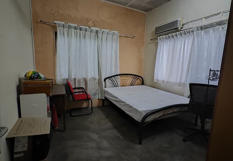 Kulai / Batu 21 Taman Pertama Kulai / Double Storey Corner lot / 古来21哩凤凰花园双层角头