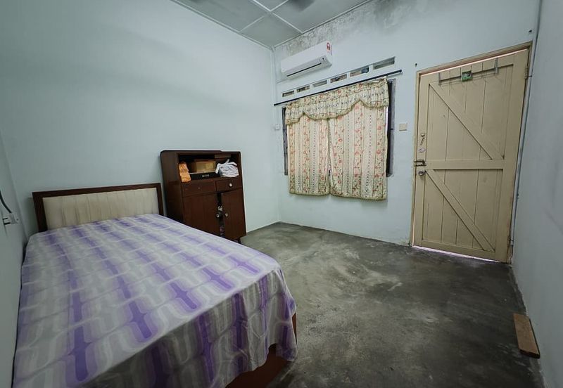 Kulai / Batu 21 Taman Pertama Kulai / Double Storey Corner lot / 古来21哩凤凰花园双层角头