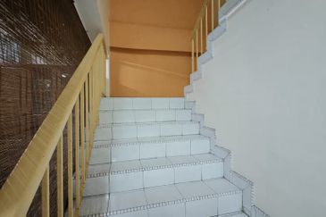 Kulai / Batu 21 Taman Pertama Kulai / Double Storey Corner lot / 古来21哩凤凰花园双层角头