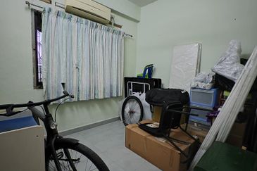 Kulai / Batu 21 Taman Pertama Kulai / Double Storey Corner lot / 古来21哩凤凰花园双层角头